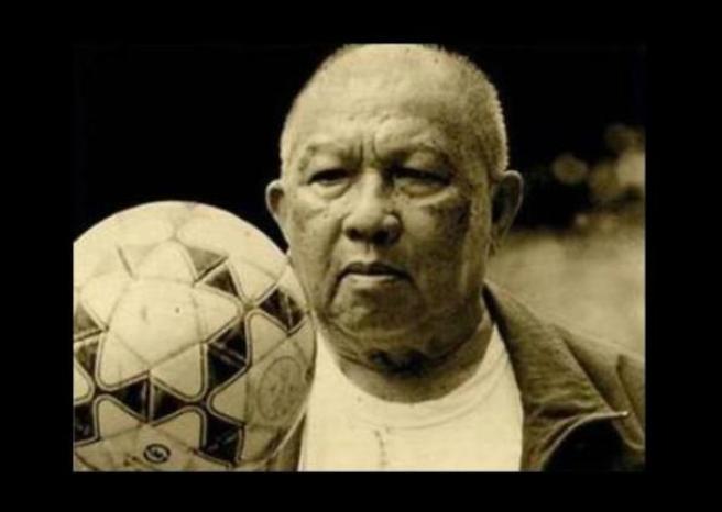 Opa Mangindaan, Legenda Sepakbola Pendiri PSSI