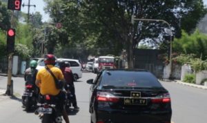 Keren, Coba Lihat Kapolda Sulut di Lampu Merah
