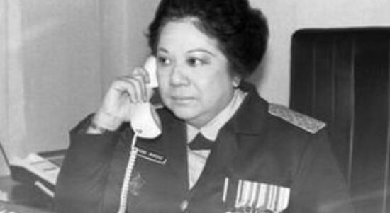 Jeanne Mandagi, Jenderal Wanita Pertama di Polri