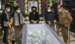 Satu Jam Penghormatan Kota Bitung Kepada Sarundajang