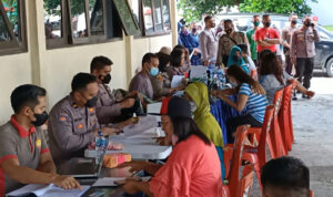 Bantuan Tunai Bagi PKL Disalurkan Polres Bitung