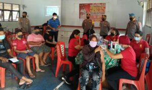 Kejar Target Vaksinasi, Polres Bitung Buka 3 Posko