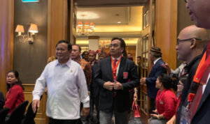PDIP Pecat Effendi Simbolon