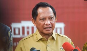 Mendagri Tunda Pelantikan Kepala Daerah