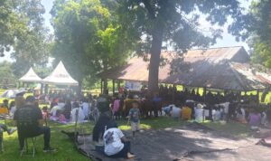 Ibadah Padang: Momen Kebersamaan Jemaat Kharisma Buha Peringati kenaikan Yesus Kristus