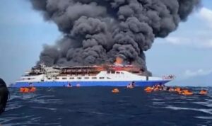 Kecelakaan Kapal Barcelona V Terbakar di Laut Talise