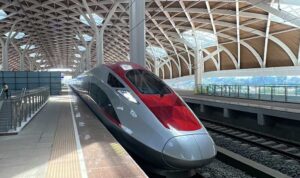 Kereta Cepat Whoosh, Utangnya Lebih Ngebut dari Keretanya
