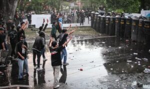 10 Meninggal dan Ratusan Luka-Luka Pasca Demonstrasi di Berbagai Daerah