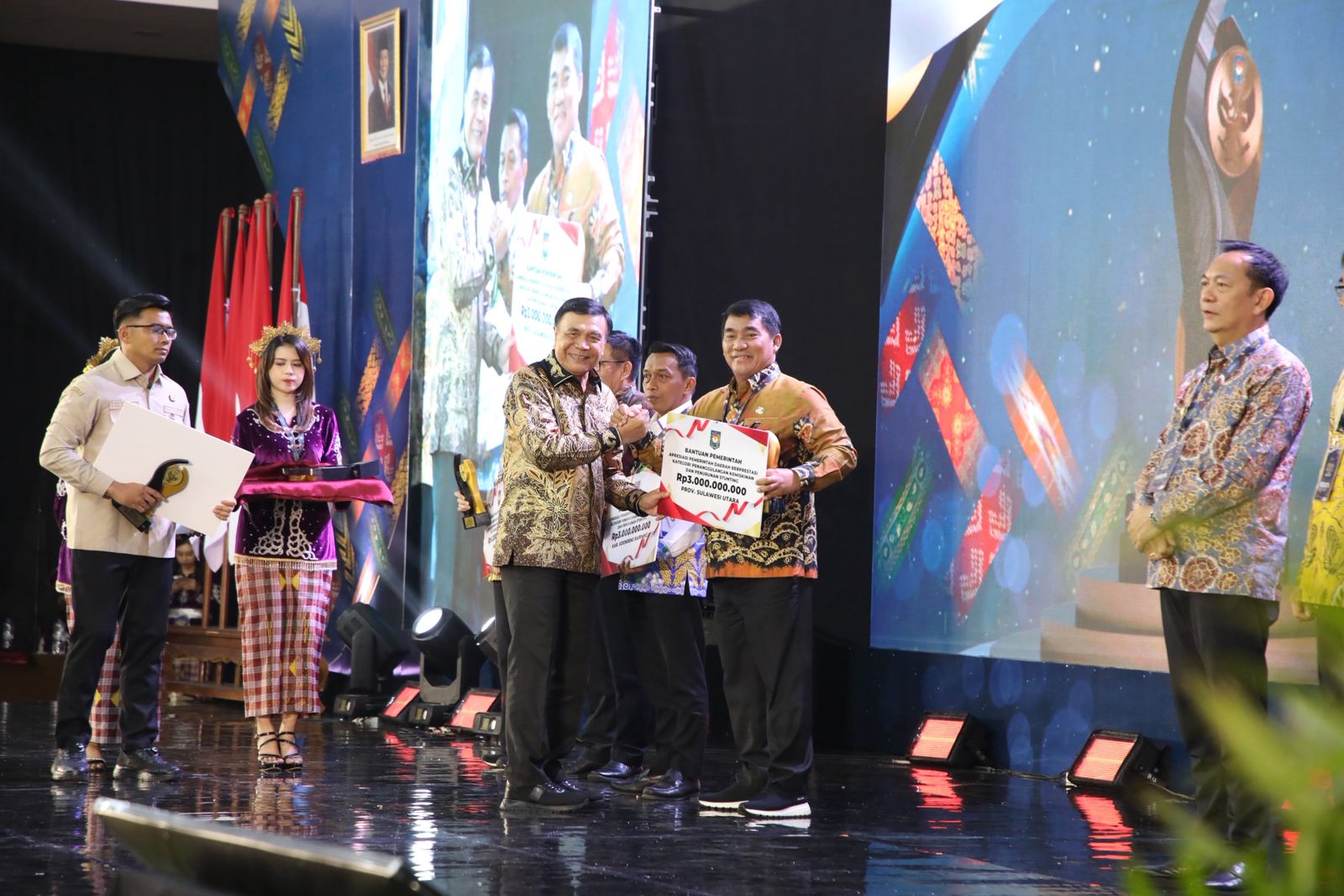 Gubernur YSK Bawa Sulut Ukir Prestasi Gemilang di Tingkat Nasional, Raih Penghargaan Tertinggi Penanggulangan Kemiskinan dan Stunting