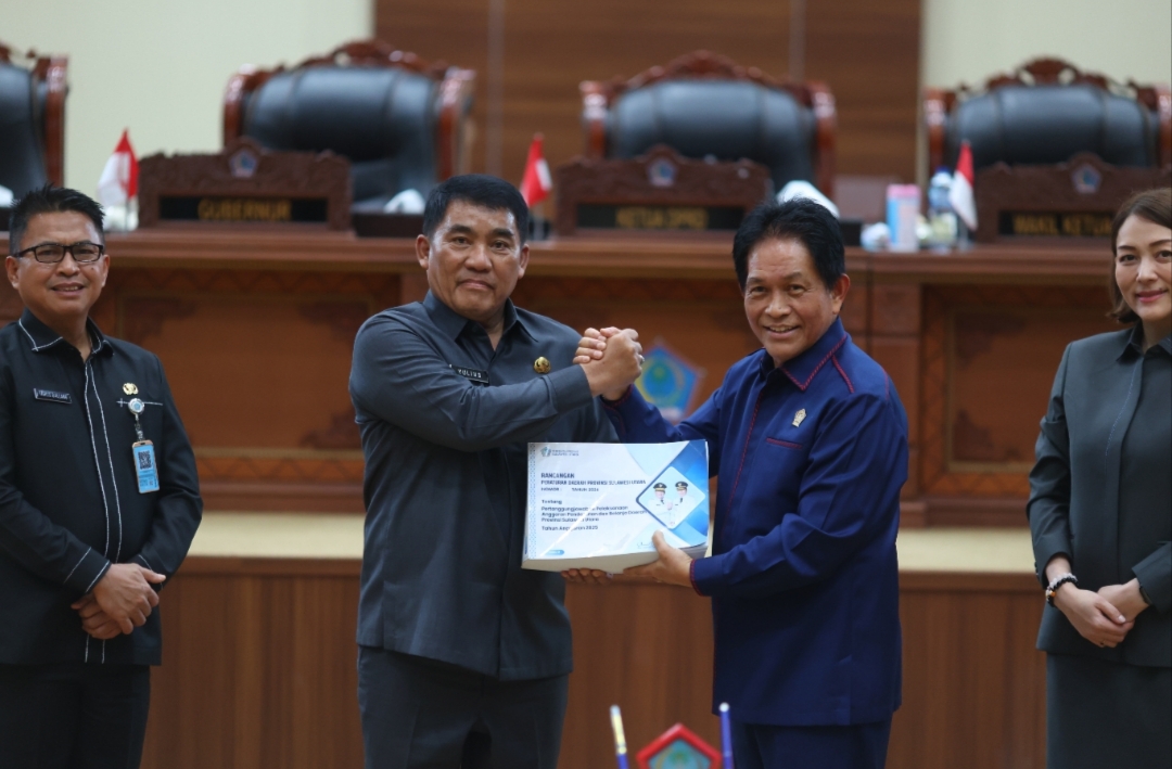 Hadiri Paripurna DPRD Sulut, Gubernur Yulius Selvanus Tegaskan Komitmen Tata Kelola Keuangan yang Transparan dan Berkelanjutan